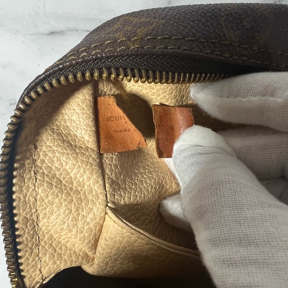 EUC Louis Vuitton Monogram Trousse Toilette 28 Pouch - Picture 11 of 12